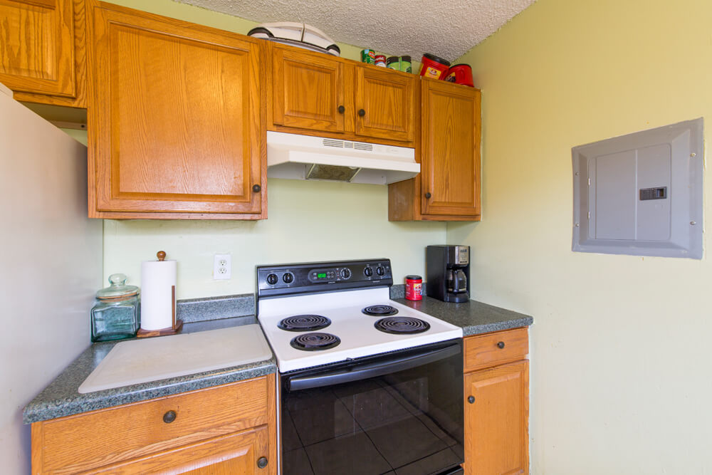 healing-properties-interior-kitchen-stove-01 Healing Properties Sober Living Delray Beach Halfway House